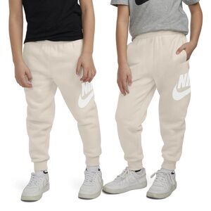 🎉NEW🎉 Kids Size 4 Nike Sportswear Club Large Logo Fleece Joggers